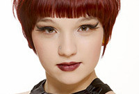 Choosing-the-best-red-lipstick-for-red-hair-side